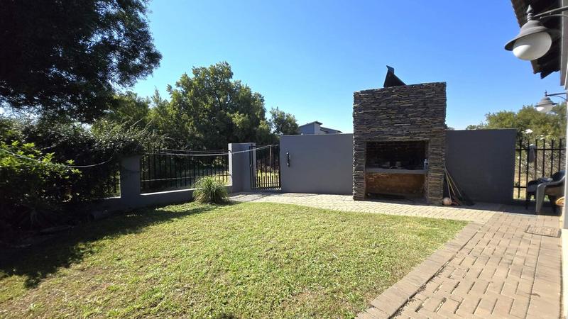 2 Bedroom Property for Sale in Gateway Manor North West